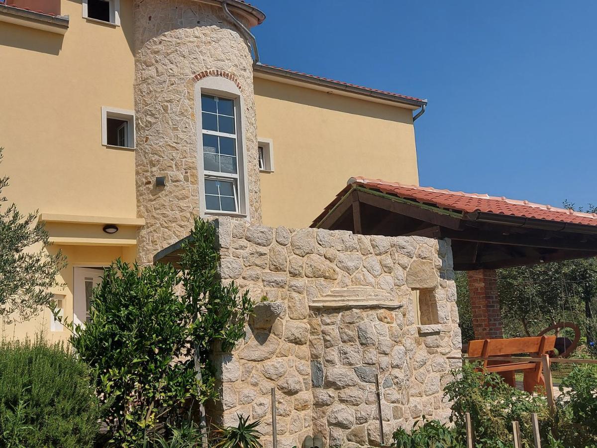 Apartments Batistic سوبيتارسكا دراغا المظهر الخارجي الصورة