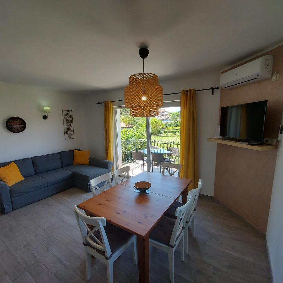 Apartments Batistic سوبيتارسكا دراغا المظهر الخارجي الصورة