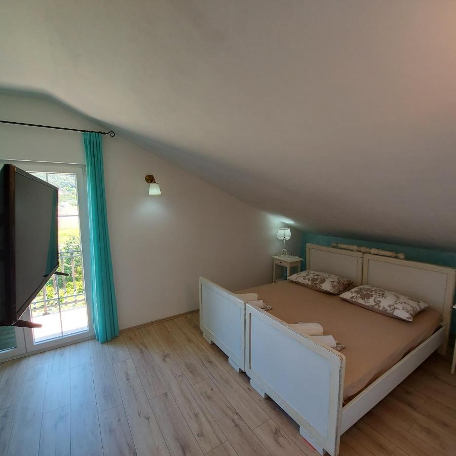 Apartments Batistic سوبيتارسكا دراغا المظهر الخارجي الصورة