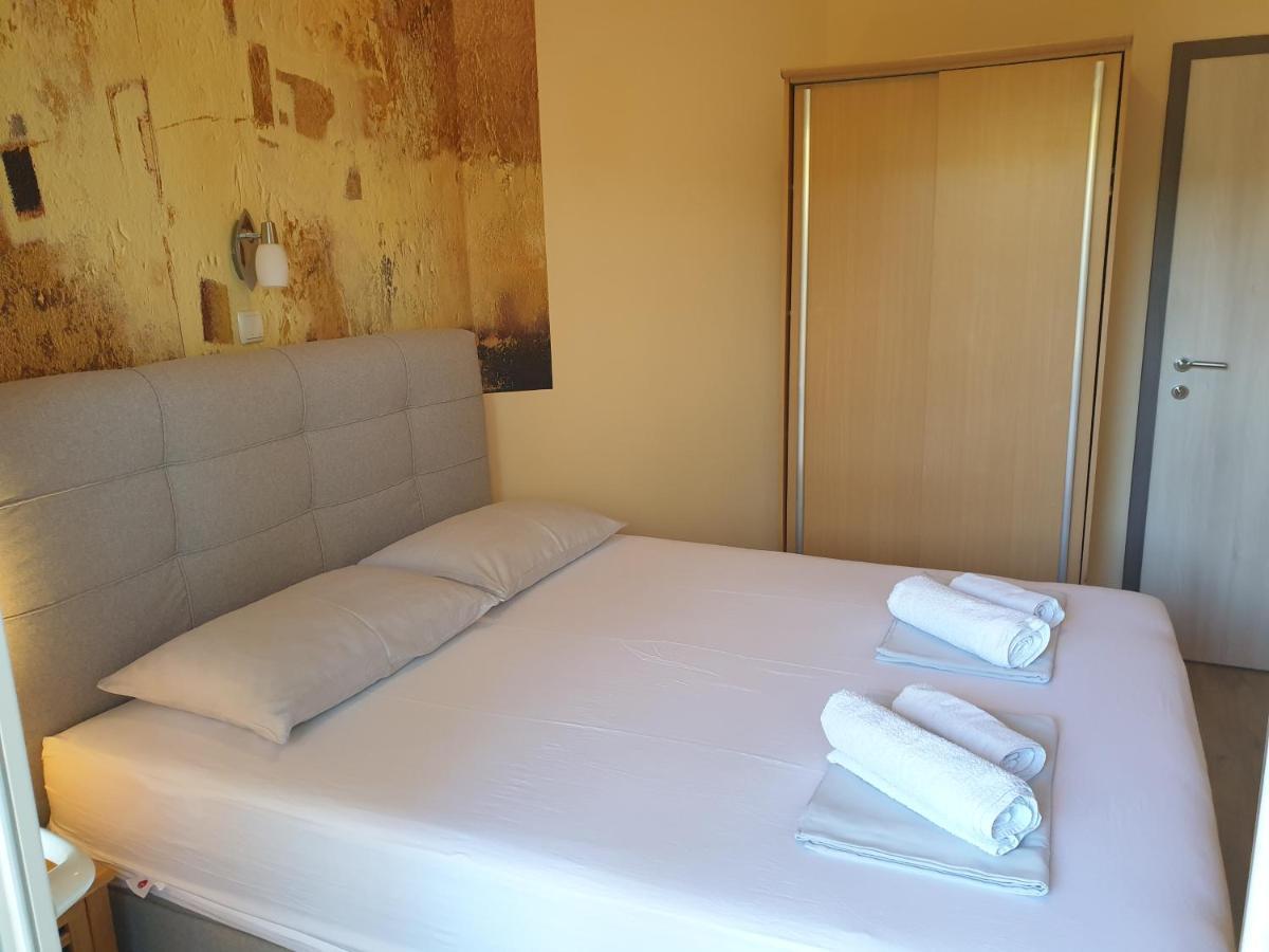 Apartments Batistic سوبيتارسكا دراغا المظهر الخارجي الصورة