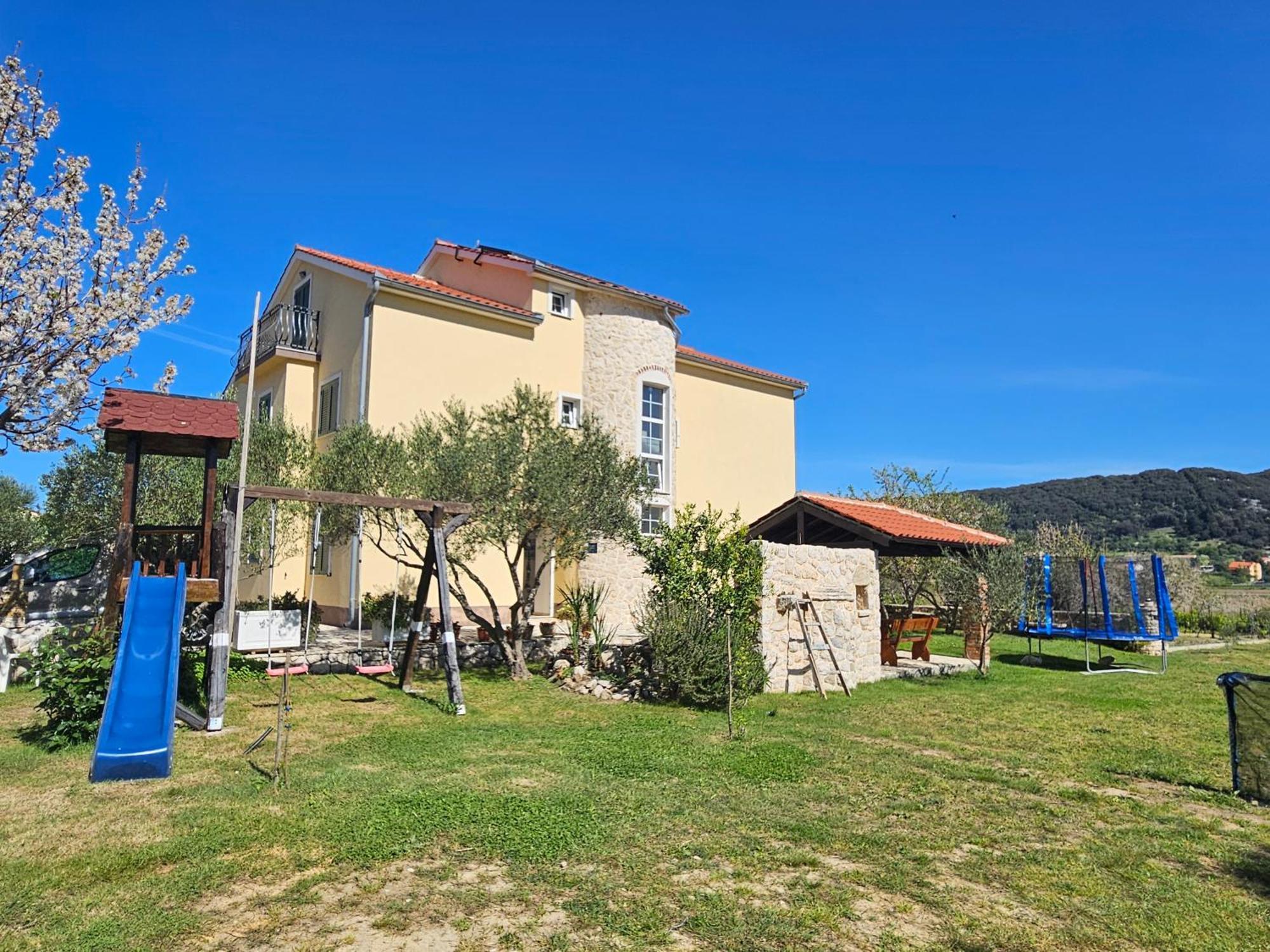Apartments Batistic سوبيتارسكا دراغا المظهر الخارجي الصورة