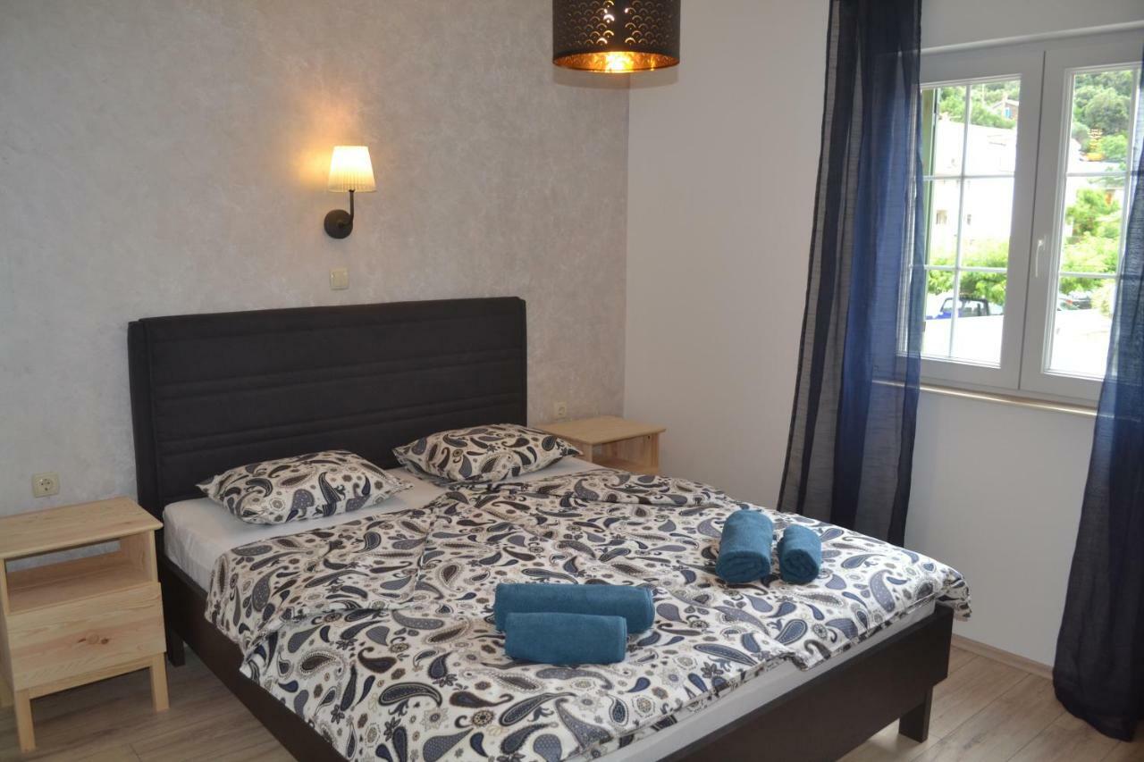 Apartments Batistic سوبيتارسكا دراغا المظهر الخارجي الصورة